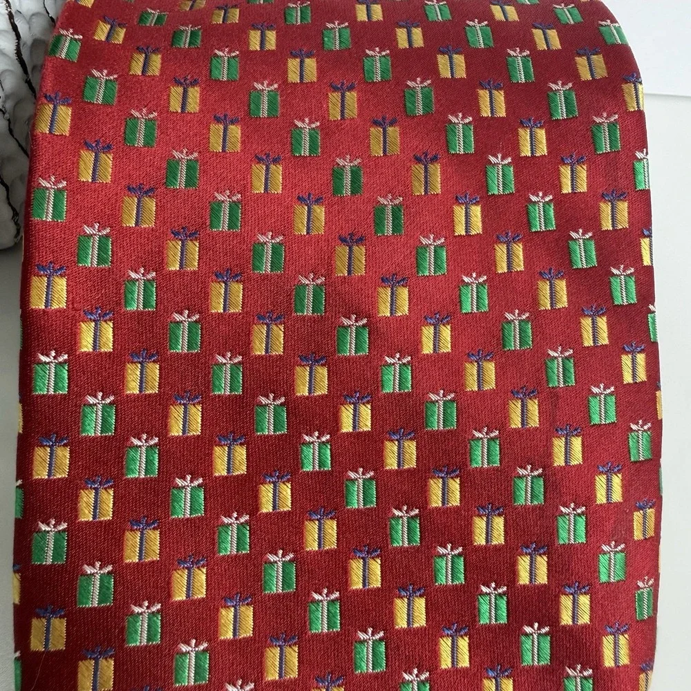 NWOT Izod Mens Silk Necktie Christmas Present‎ Red Green Gold 3 7/8 x 59